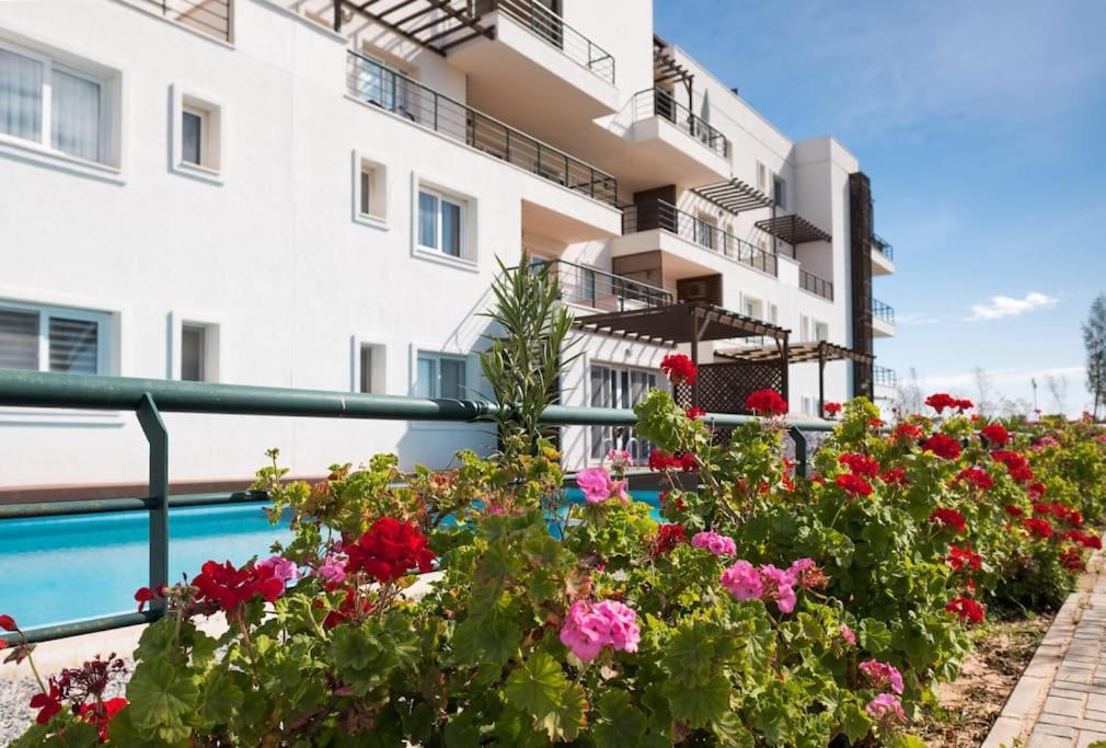 Paradise Beach Front Resort Vokolidha Exterior foto