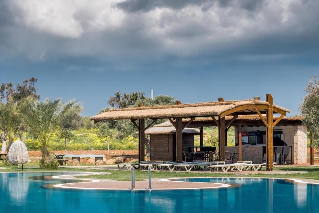Paradise Beach Front Resort Vokolidha Exterior foto